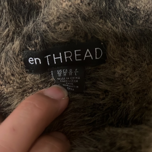 Beautiful soft & warm sweater - Picture 3 of 3